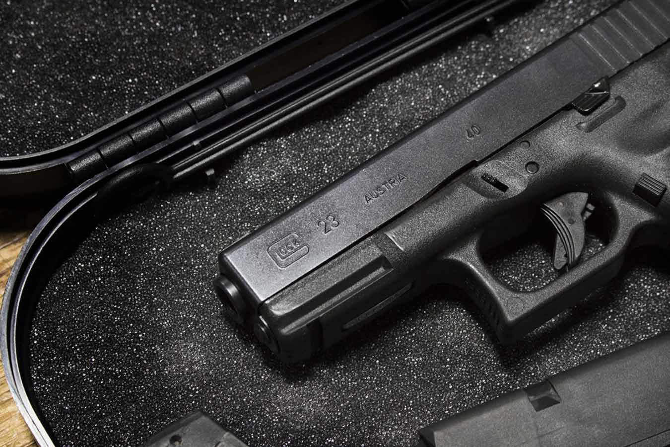 GLOCK Model 23 40 S&W Police Trade-Ins with Night Sights and 3 Mags (Gen3)